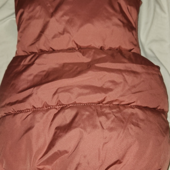 2 T old Navy puffer vest - Picture 2 of 4